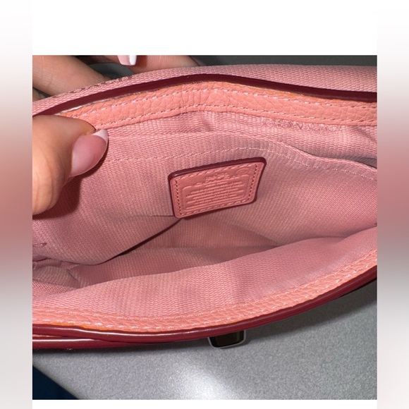 🌸 NWOT COACH F52896 Liv Turn lock Crossbody Bag Handbag Purse Pink - Picture 5 of 6